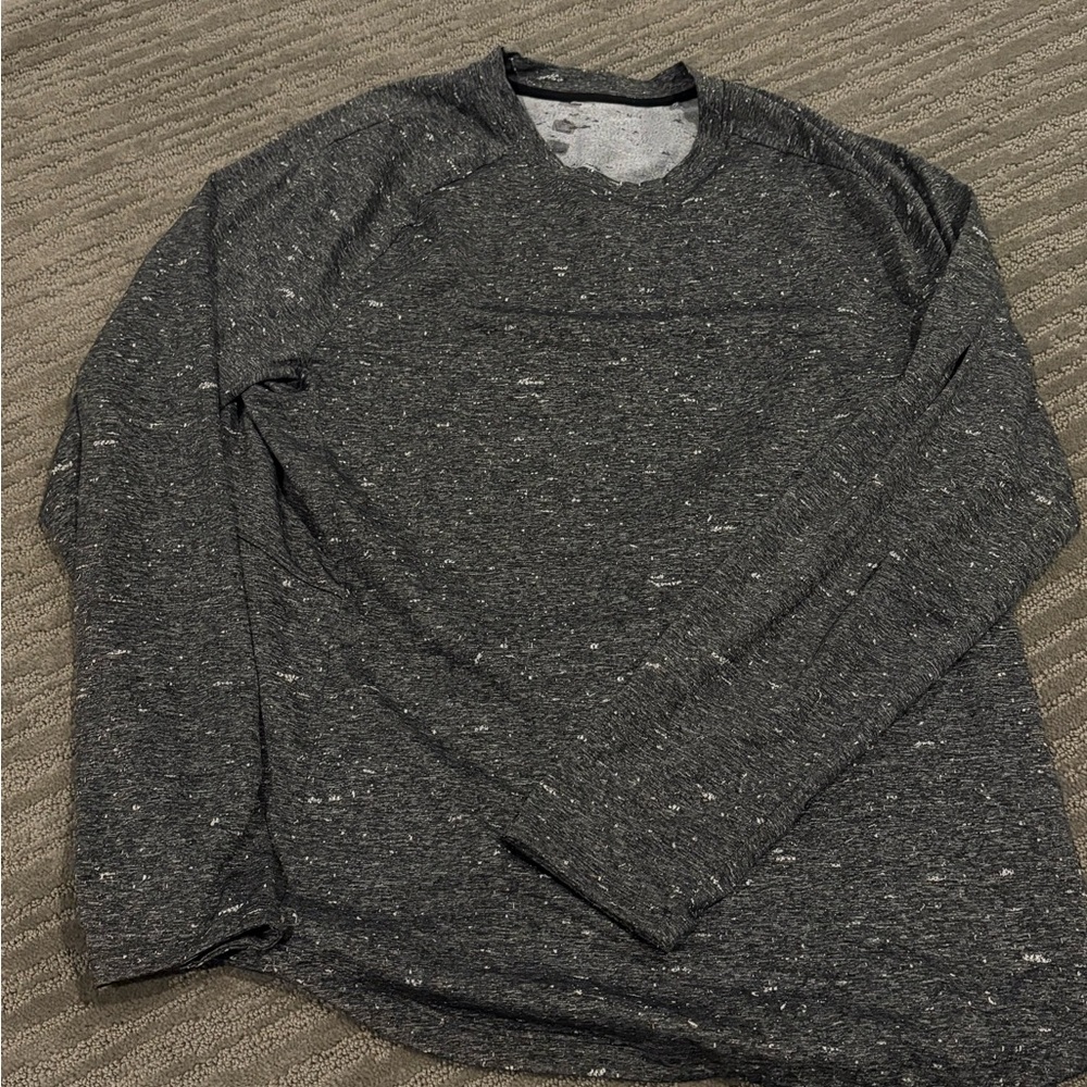 Men’s lululemon long sleeve grey shirt